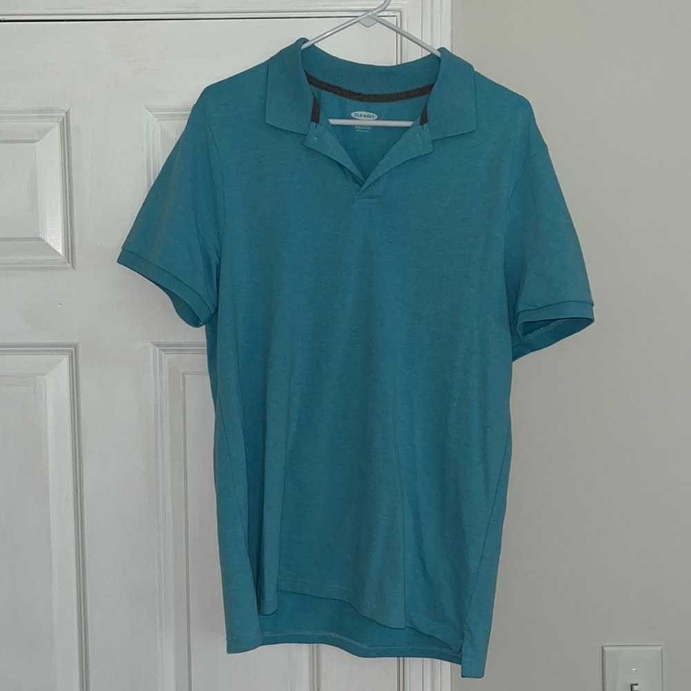 Old Navy light blue polo. Size: large. (GOOD CONDITION)